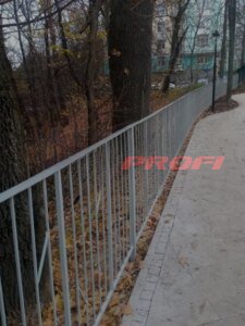 Фото Сварной забор для парка
