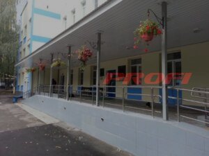 Фото Ограждение крыльца